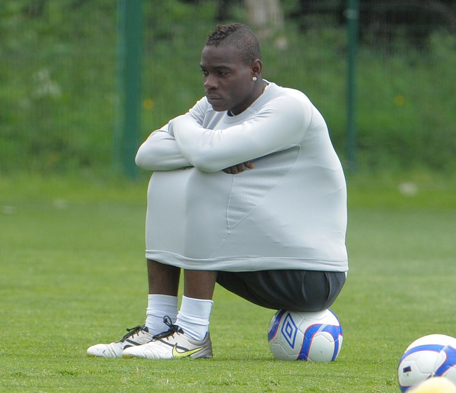 33岁意大利前锋巴洛特利重回土超代米尔体育 09月15日讯 今年33岁的