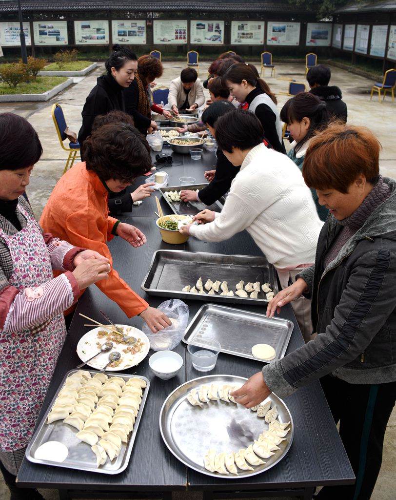 当日,浙江省仙居县上张乡妇联在姚岸村开展"我们