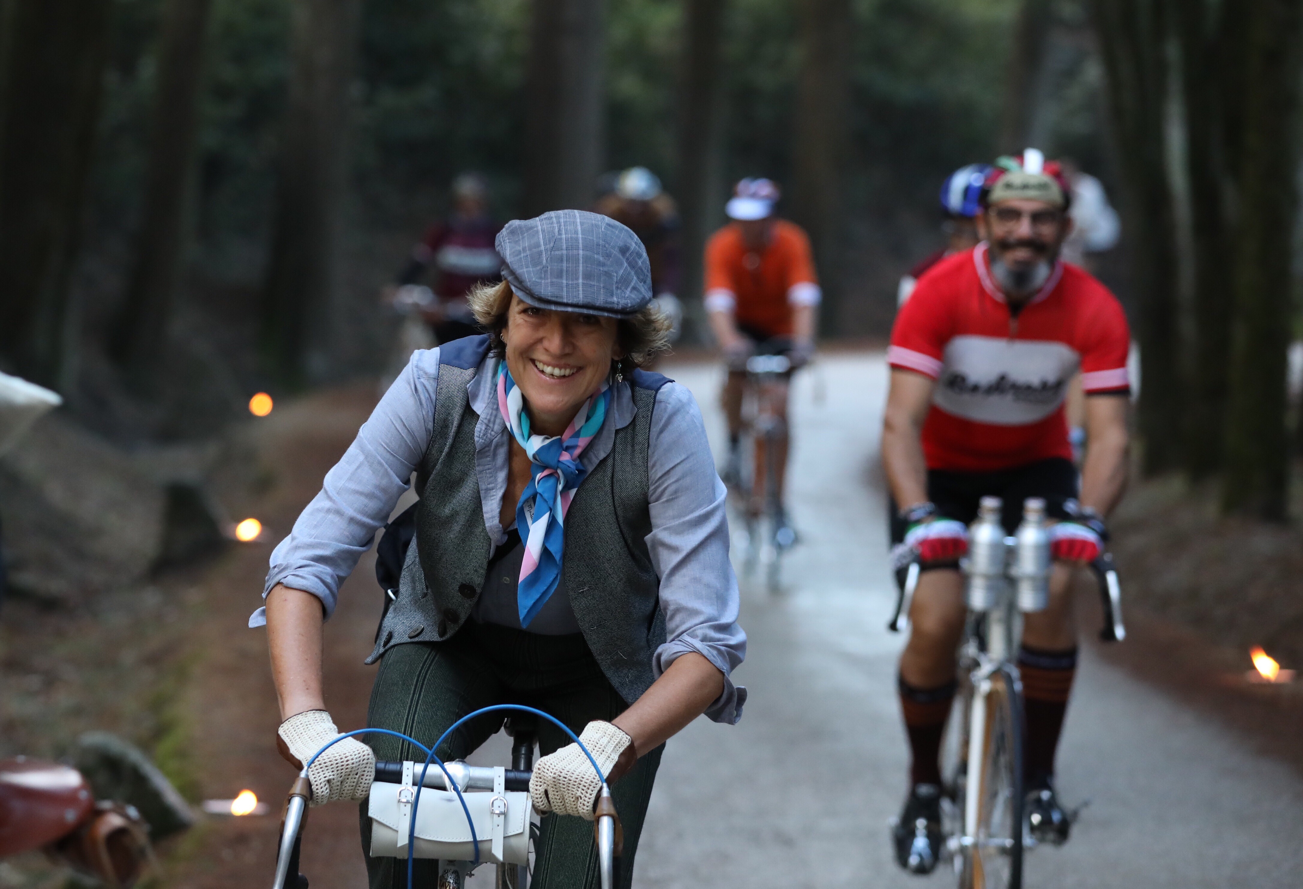 自行车——托斯卡纳举办"英雄"复古骑行(3)