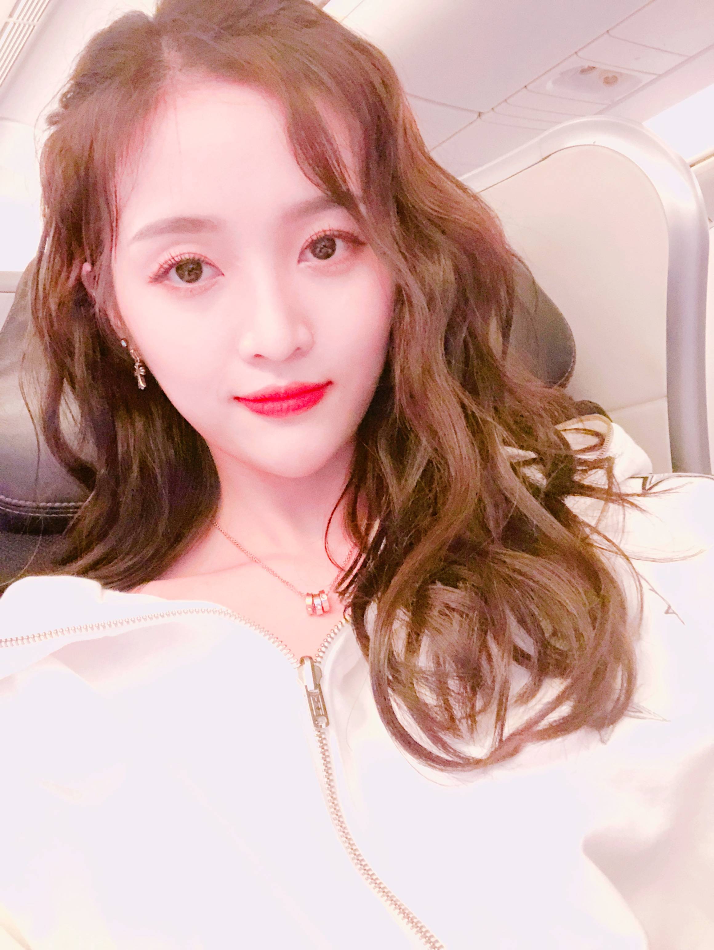 甜美少女—吴宣仪