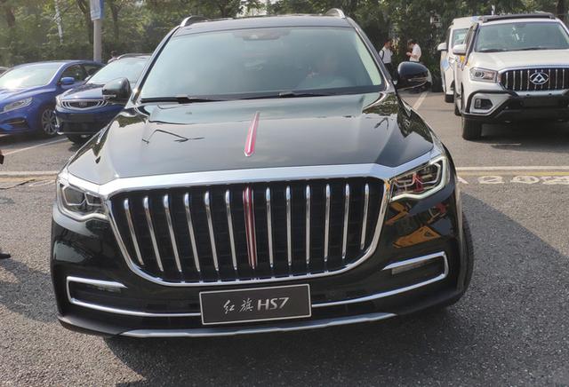 红旗制造,不同凡响,首台量产红旗hs7上路,500亿的经费落实了