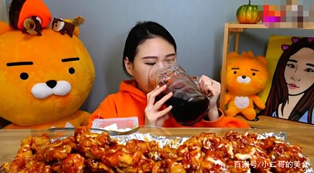 韩国大胃王吃一桌子“炸鸡”,吃2口被看穿,网友:假吃新高度! 韩国大胃王吃一桌子“炸鸡”,吃2口被看穿,网友:假吃新高度!