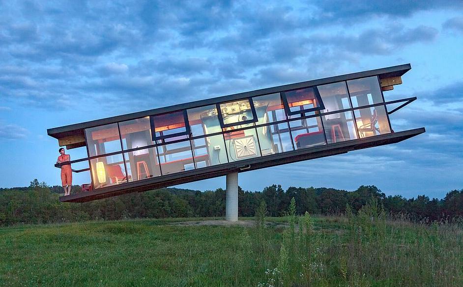 玩过跷跷板,那你住过跷跷板房屋吗?空中的跷跷板房子,你敢住吗