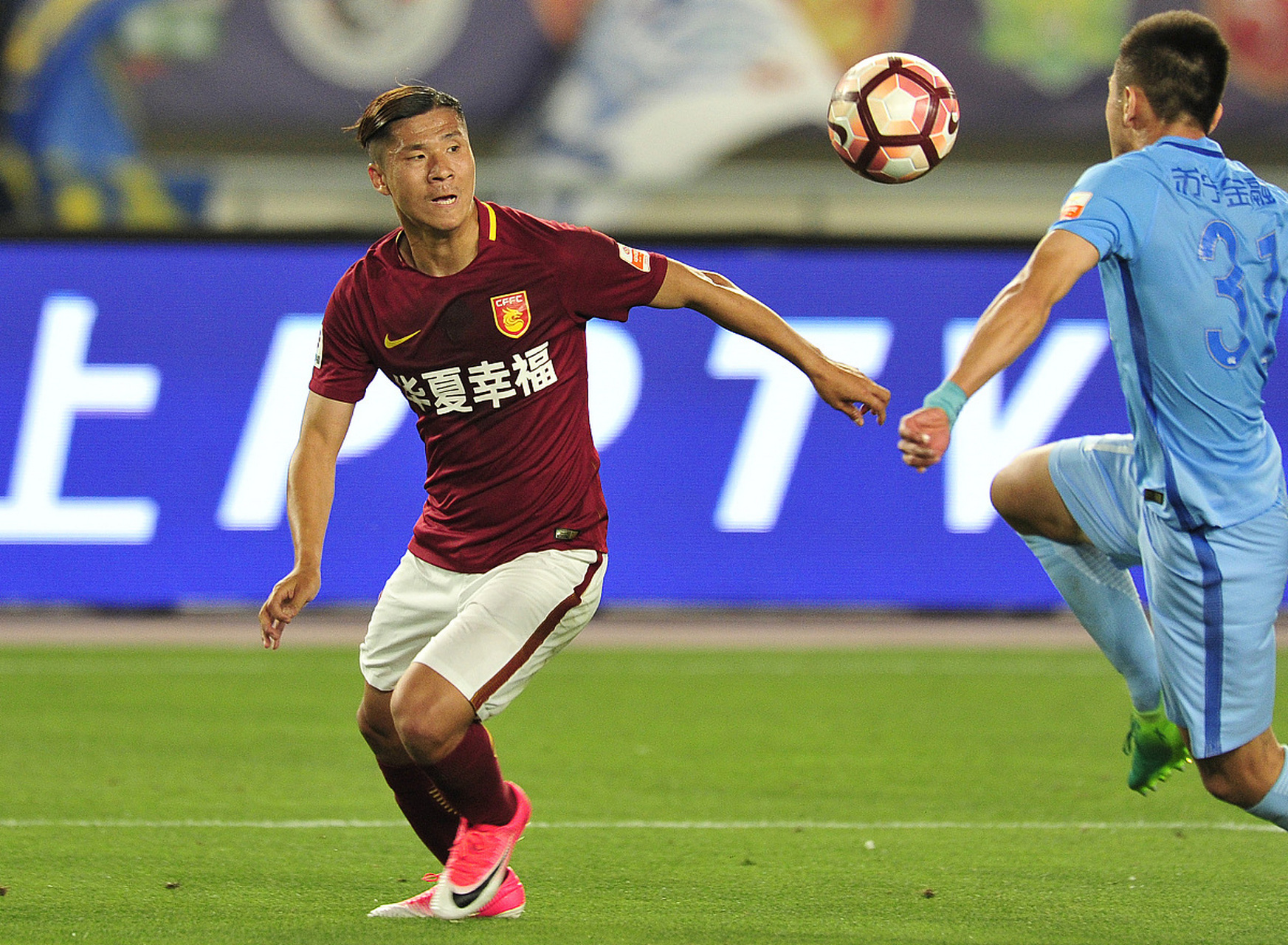 前国脚赵明剑加盟中甲球队石家庄功夫,他在直播中透露自己目前的月薪