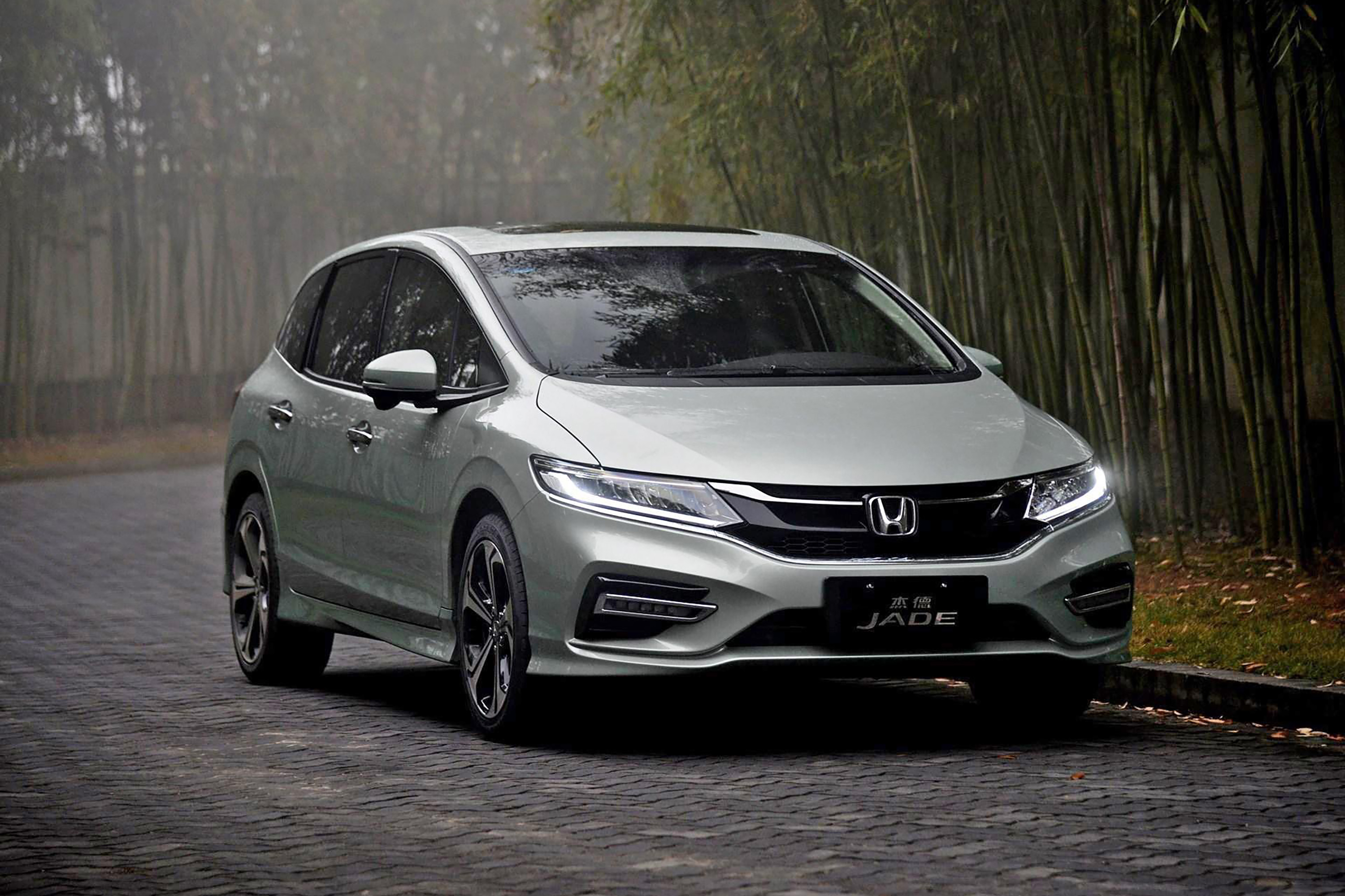 预算不多又有"瓦罐情节"? 这两款旅行车15万能落地