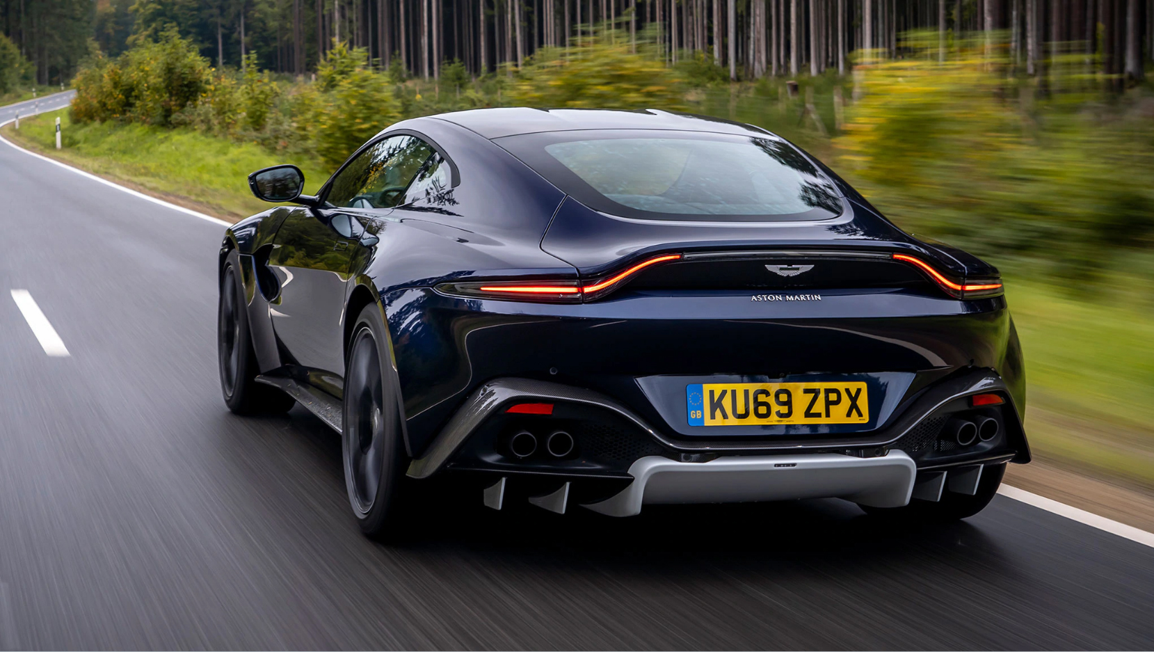 2020款阿斯顿·马丁vantage amr超跑,限量200辆,起价约18万美元