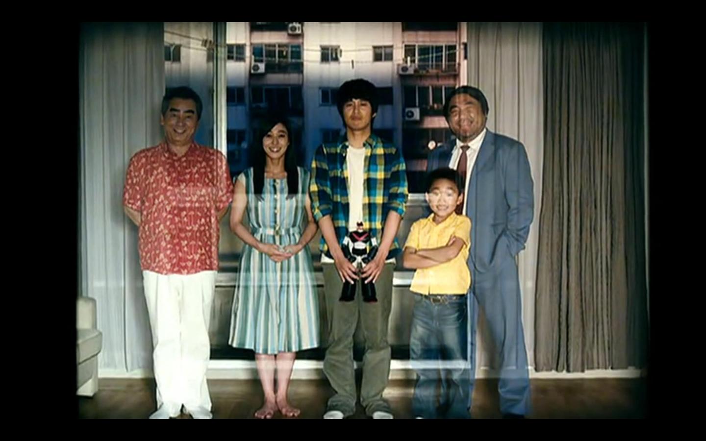 《开心家族》:鬼神外衣下,是难以言明的情感牵绊