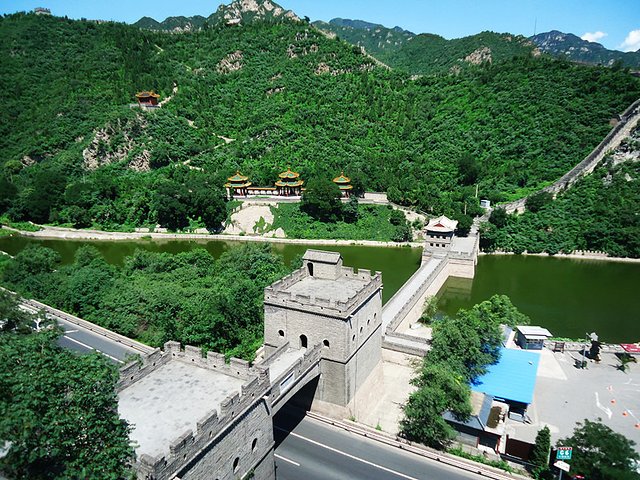 但我要说的则是居庸关长城. 南北朝建筑中国历史文物旅游