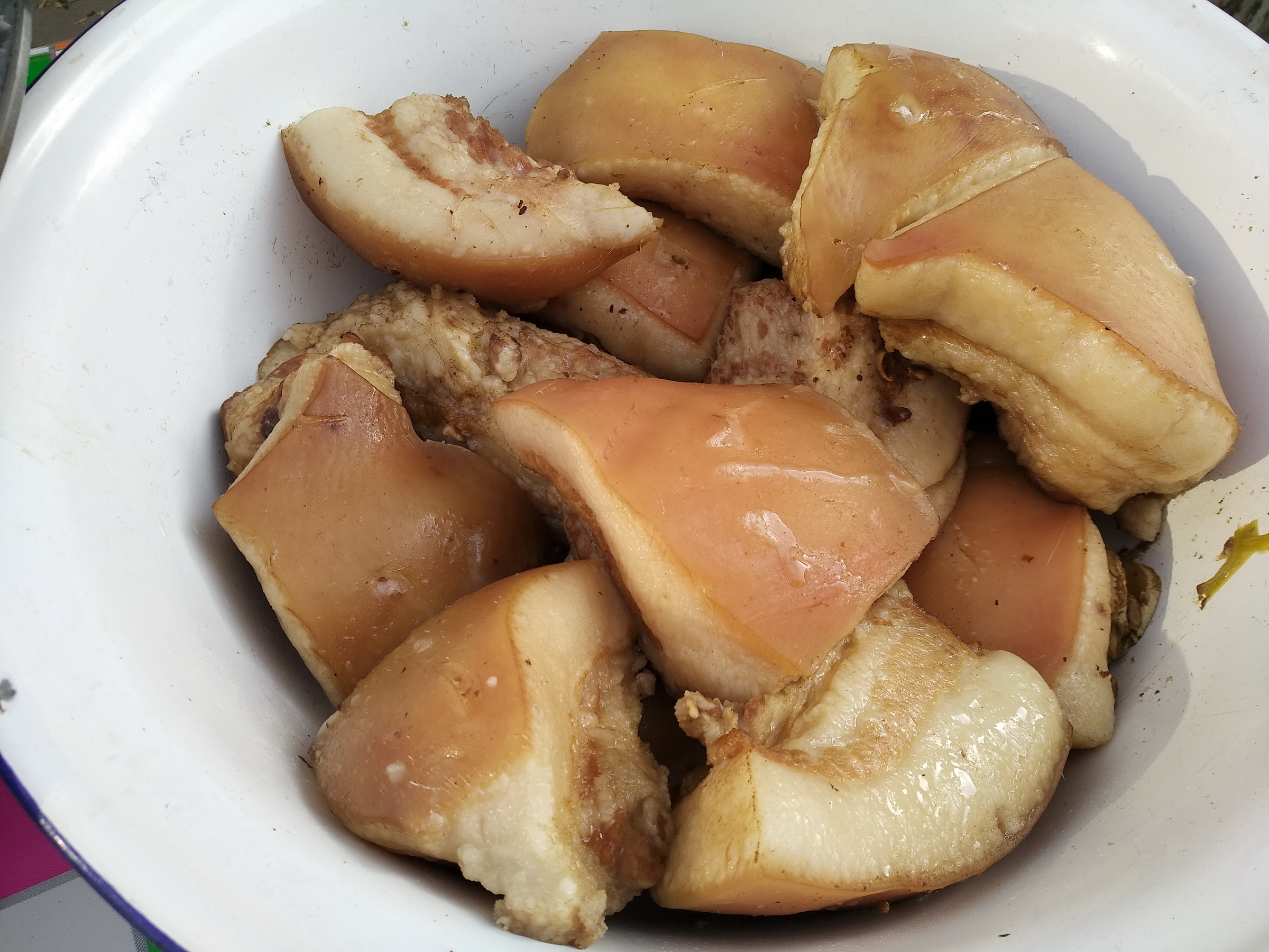 猪血肠杀猪菜那是北方人的最爱,杀猪菜猪血肠的制作过程很复杂的