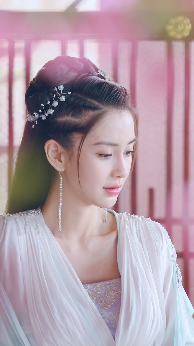 重生后她的手上有葫芦纹身,契约灵药空间,获神针传承,空间文