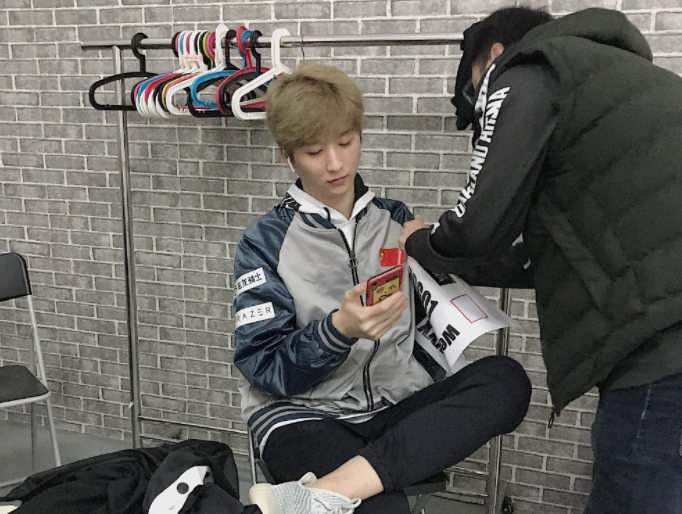 绝地求生4am王欣带妹玩游戏遭网友调侃,弹幕:又是"女爸爸"