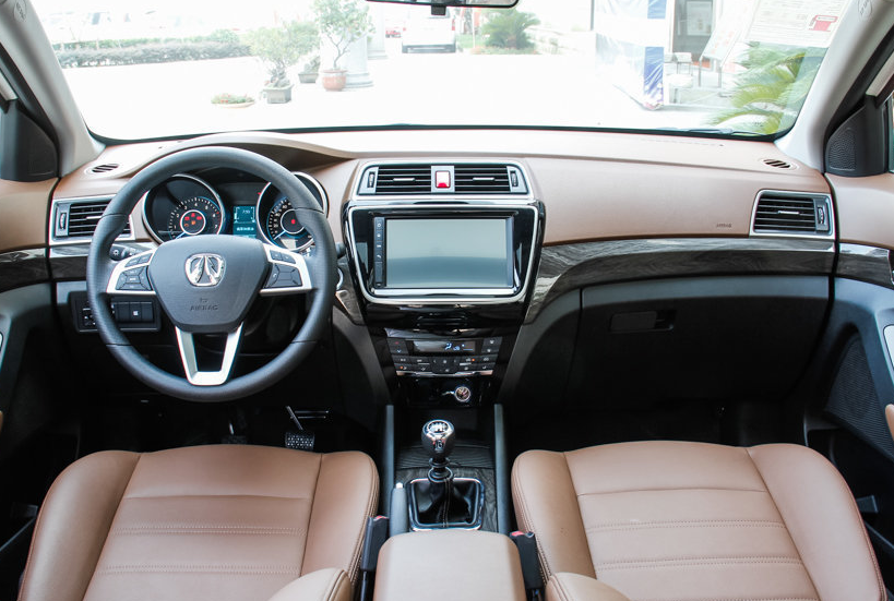 威旺s50 车身设计比例协调,这款车毫无违和感