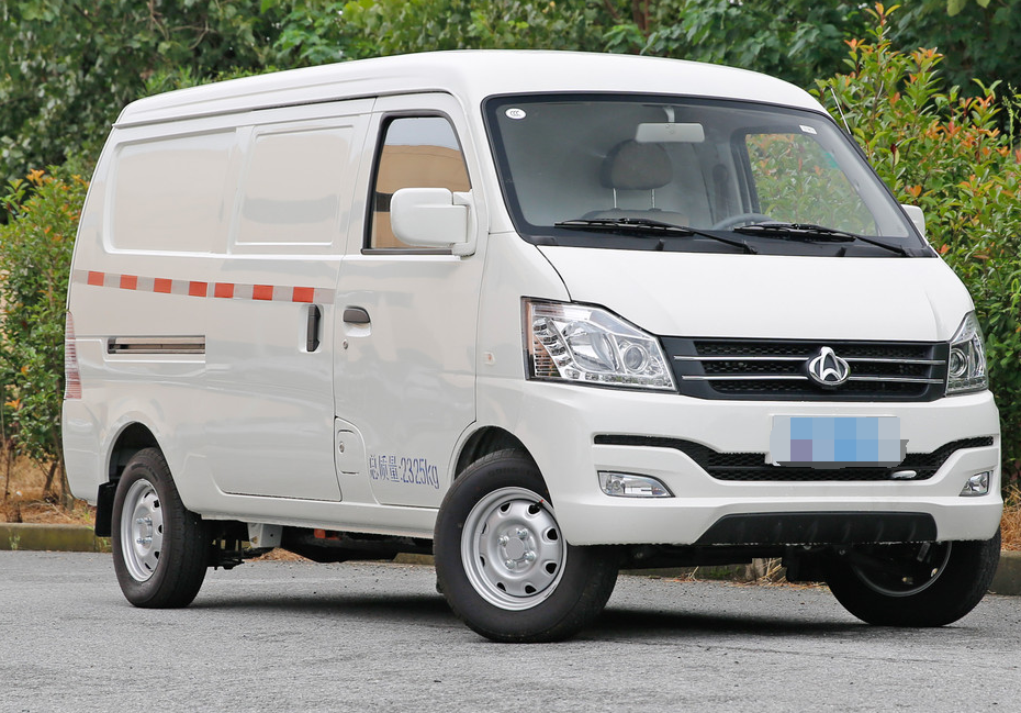 长安跨越新能源v3 顶配版的中控结合处缝隙处理的好,均匀规整,做工