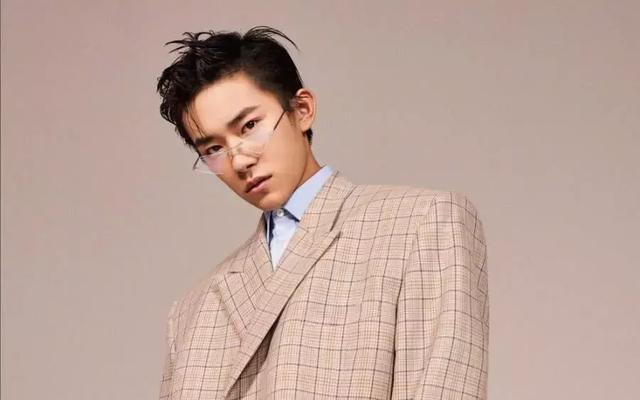 黑粉到底有多可怕?热巴小糯米被p成遗照,张艺兴致歉被砸玻璃瓶