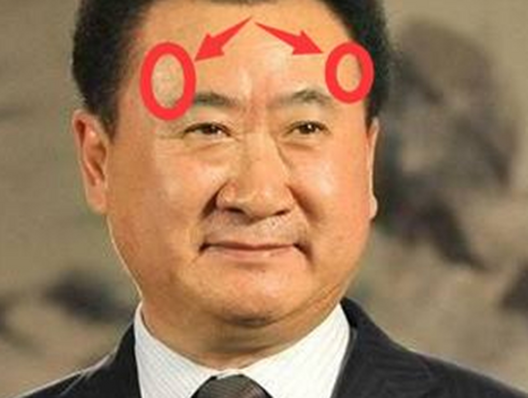 大叔面相教学250——天仓. 迁移官在眉尾,又叫天仓.