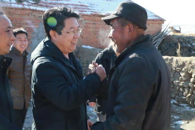 河北张北县委书记郝富国:啃下"最硬骨头" 实现脱贫振兴双轮驱动
