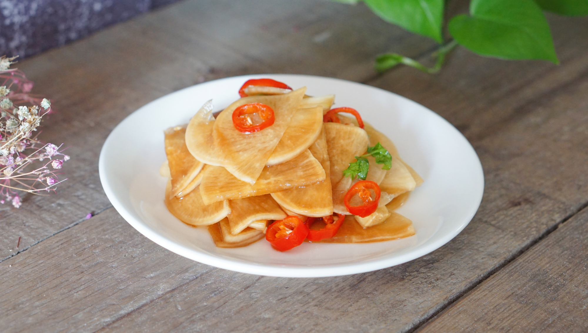 老妈20年的秘制腌萝卜配方,萝卜酸辣爽口,清脆开胃,百吃不腻