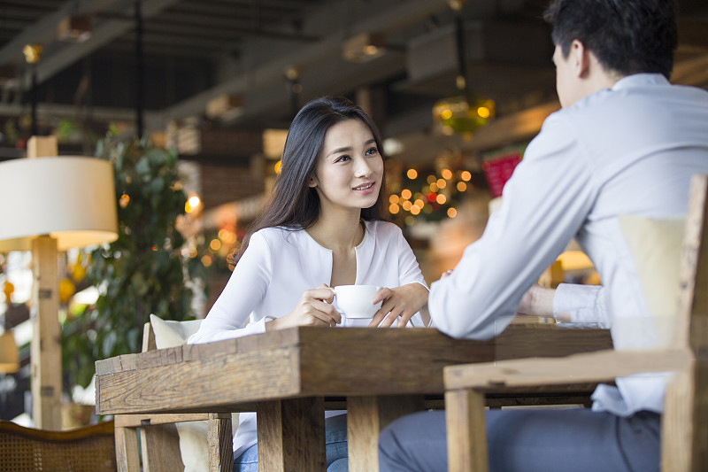 单身青年男女,不要排斥相亲,告诉你相亲的好处