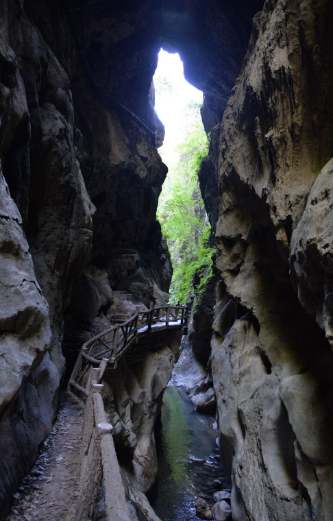 鬼谷峡洞风景区图片