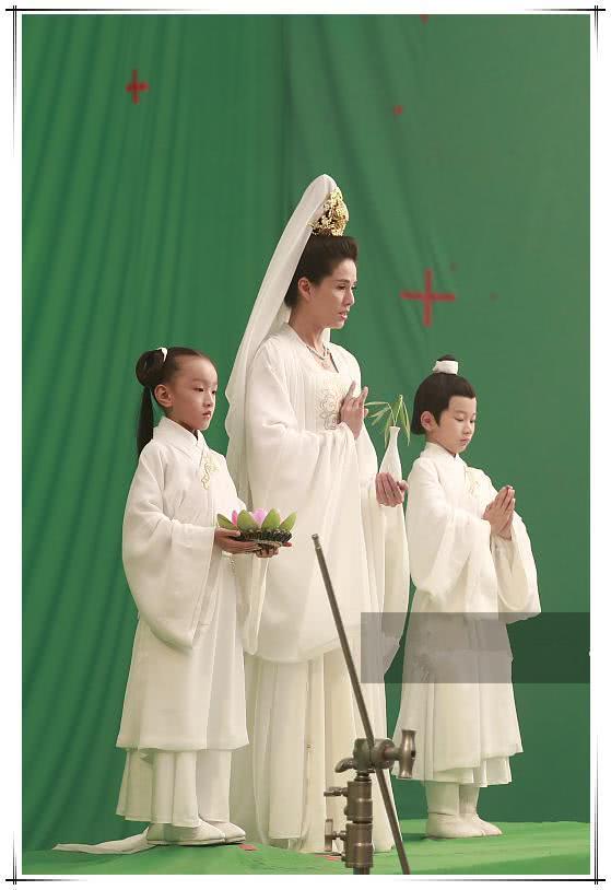李若彤观音造型亮相,网友直呼惊艳!比小龙女还要仙气!