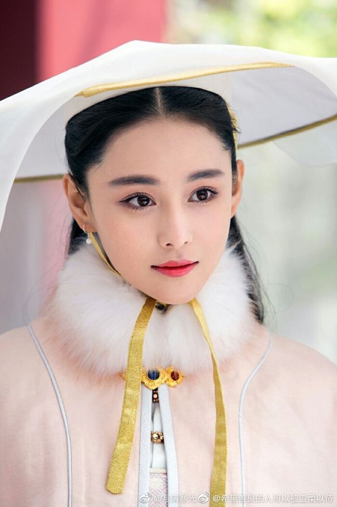 陪张馨予细水长流# 我喜欢你是带刺的玫瑰,而不是丢掉自己的鹅卵石.