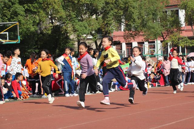 多彩少年,点燃金秋:黄冈市实验小学举行2019秋季运动会开幕式