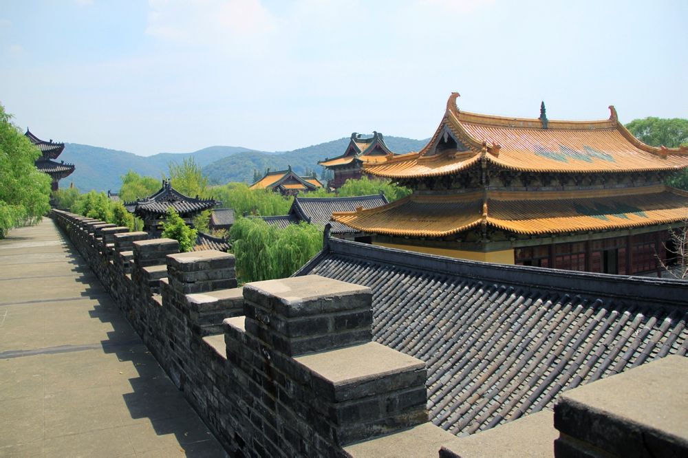 除了上海市靜安寺,無錫水滸城,建築精美的旅遊休閒場所還有這些呢