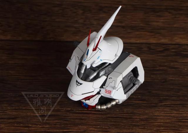 佳作:致敬经典,白色沙扎比