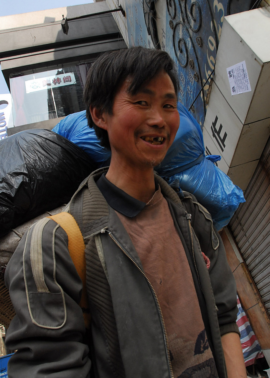 作为一个每天都在职场中摸爬滚打的人,我深知努力