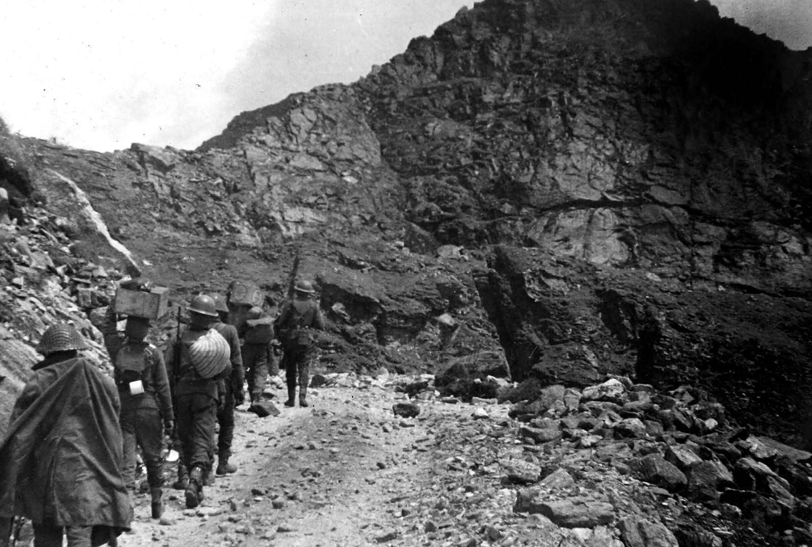 中印边境战争之西山口战斗:印军被击溃后,其军长乘飞机仓皇逃窜