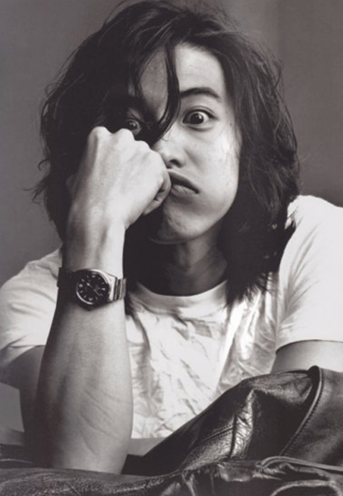 木村拓哉女儿晒比基尼照,头别鸡蛋花笑容清纯,完美遗传父亲基因