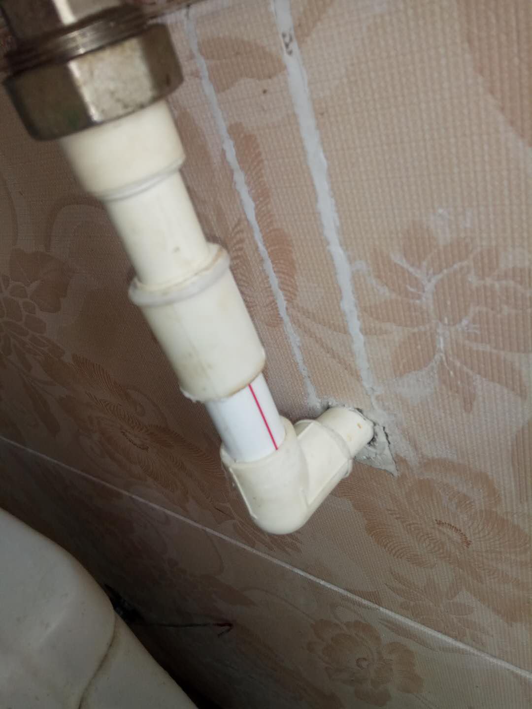 pp-r暖气水管弯头漏水解决