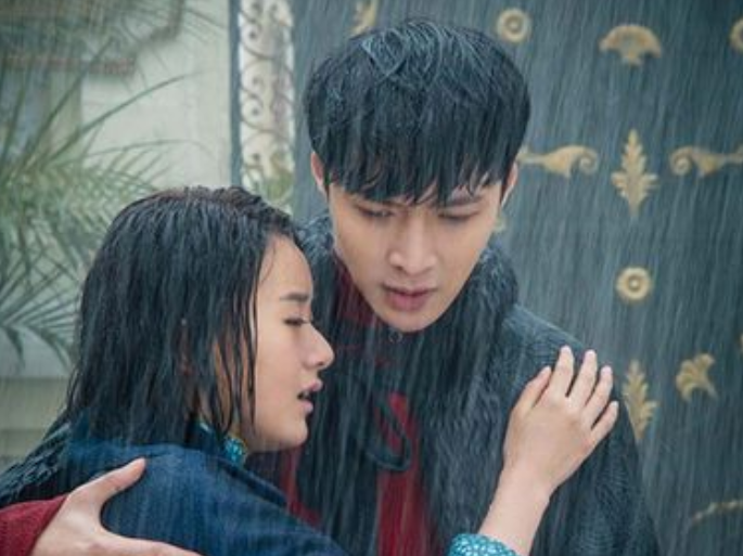 盘点影视剧雨中经典镜头,第一张默默伤情,最后一张是回忆!