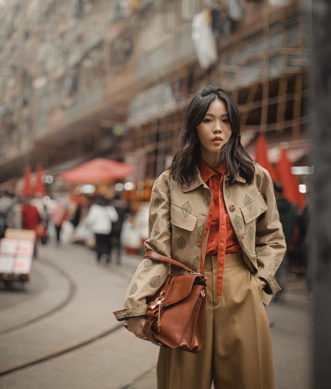 香港超火的博主,个性潮流的穿搭堪称教科书,拒绝撞衫和路人感
