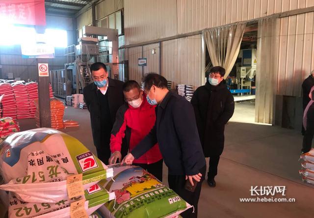 飞龙饲料:战"疫"情 保供给 促生产