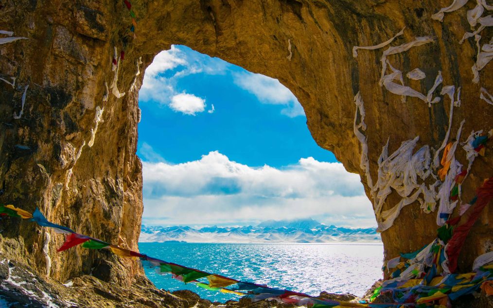 纳木错旅行时的圣象天门与扎西半岛