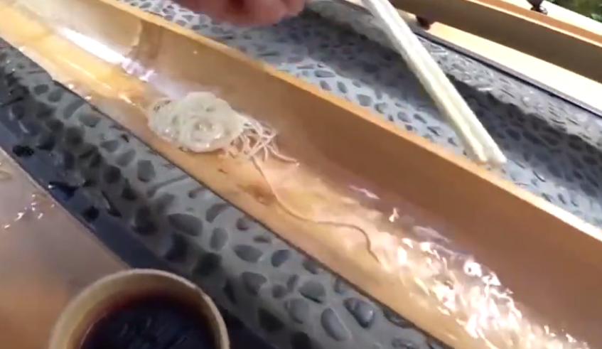 见识下日本火爆的流水面,手速慢只能看着,对此你们怎么看