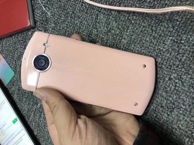 让你美到爆炸,860元美图v4手机开箱评测