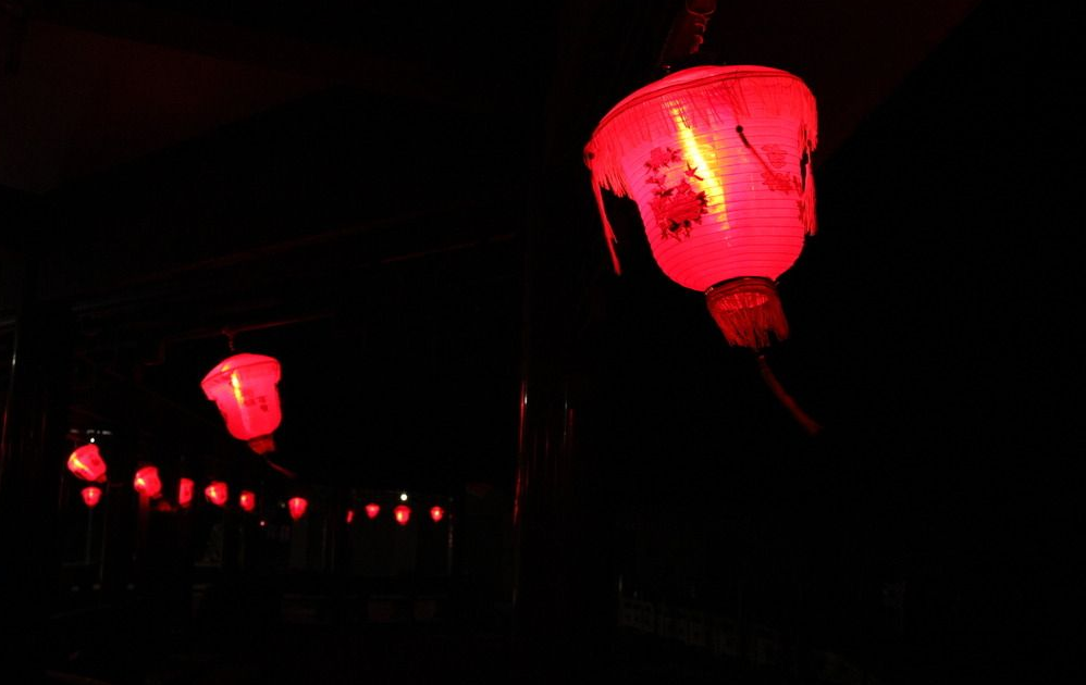 民间故事:鬼灯笼之屋中坟上集