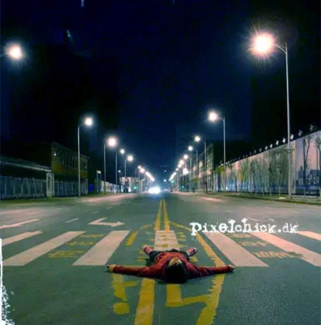 一个人的时候,我怎敢倒下,我身后空无一人