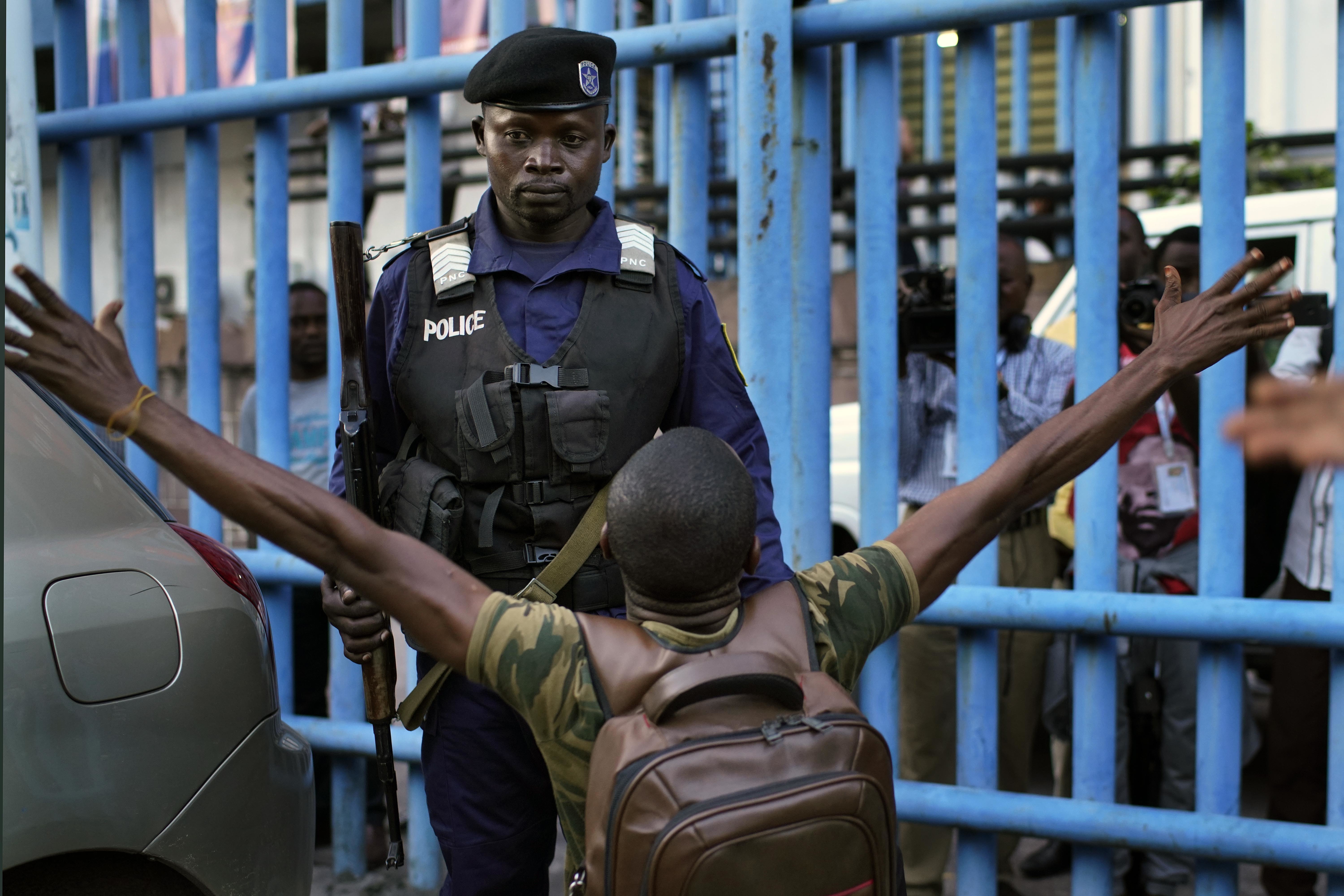 刚果(金)总统选举推迟一周举行