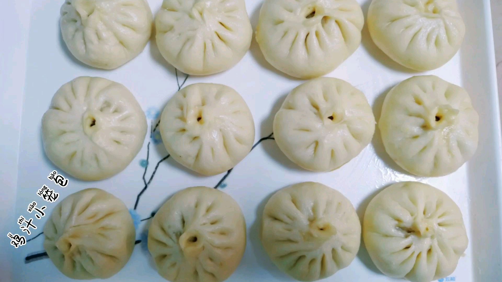 鸡汁小笼包,蓬松暄软,鲜嫩多汁,小燕子教你一次做成功