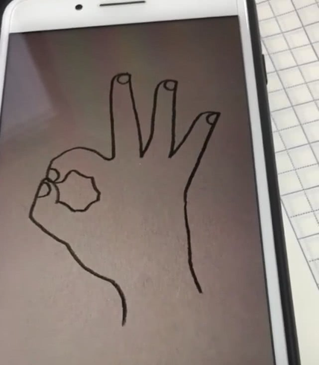 小哥哥写几个9就画出了一只手,网友:这只手很有福气