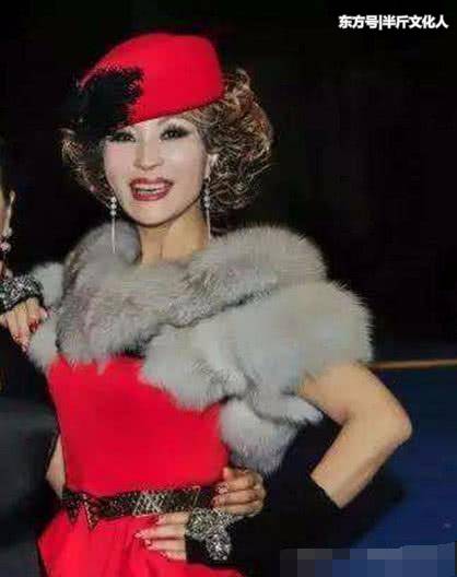 樊丽君坚持31年不吃晚餐,今60多岁美过赵雅芝