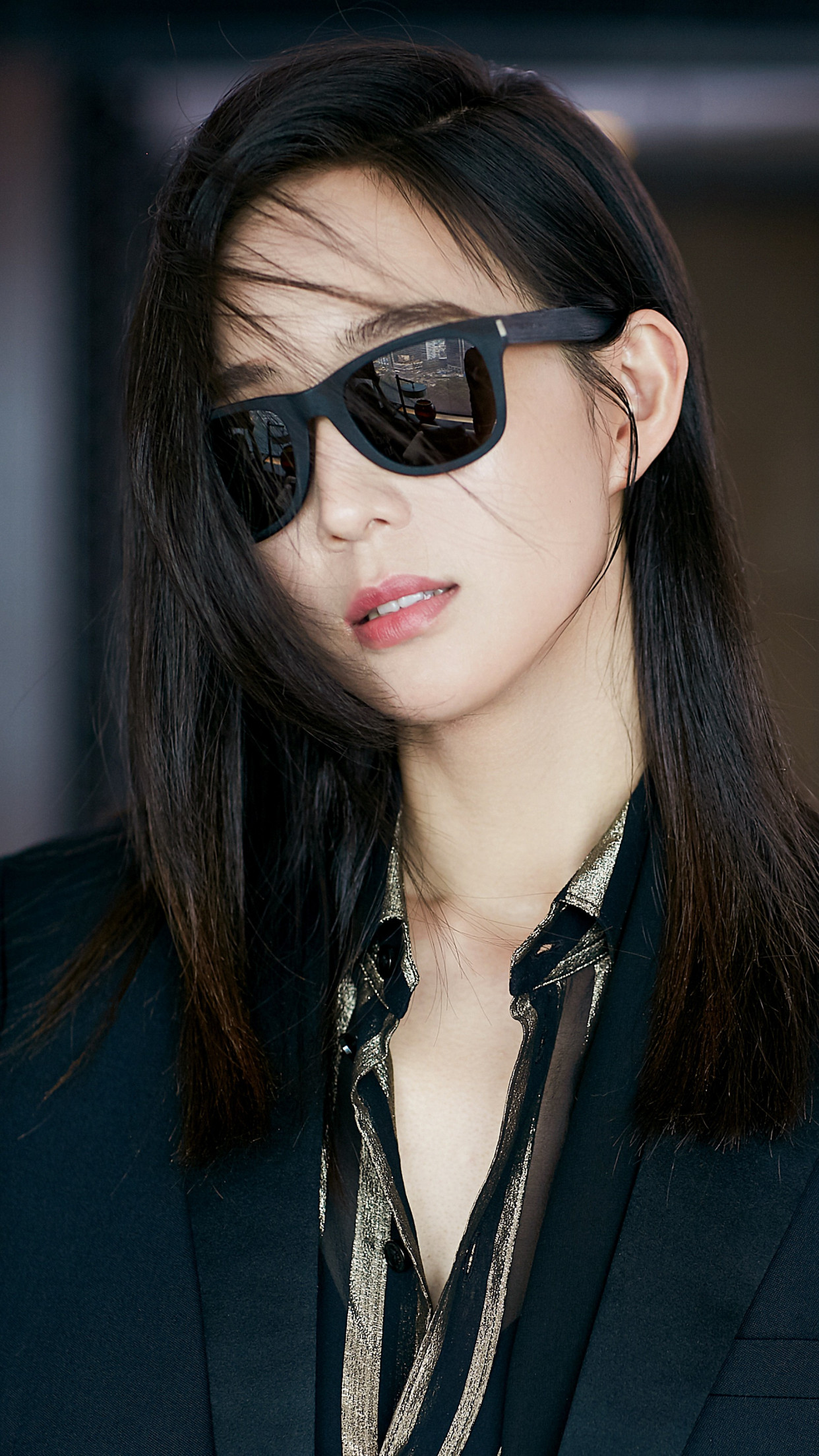 张钧甯美照,韵味十足的风格更适合她,侧脸出镜,释放极致魅力!