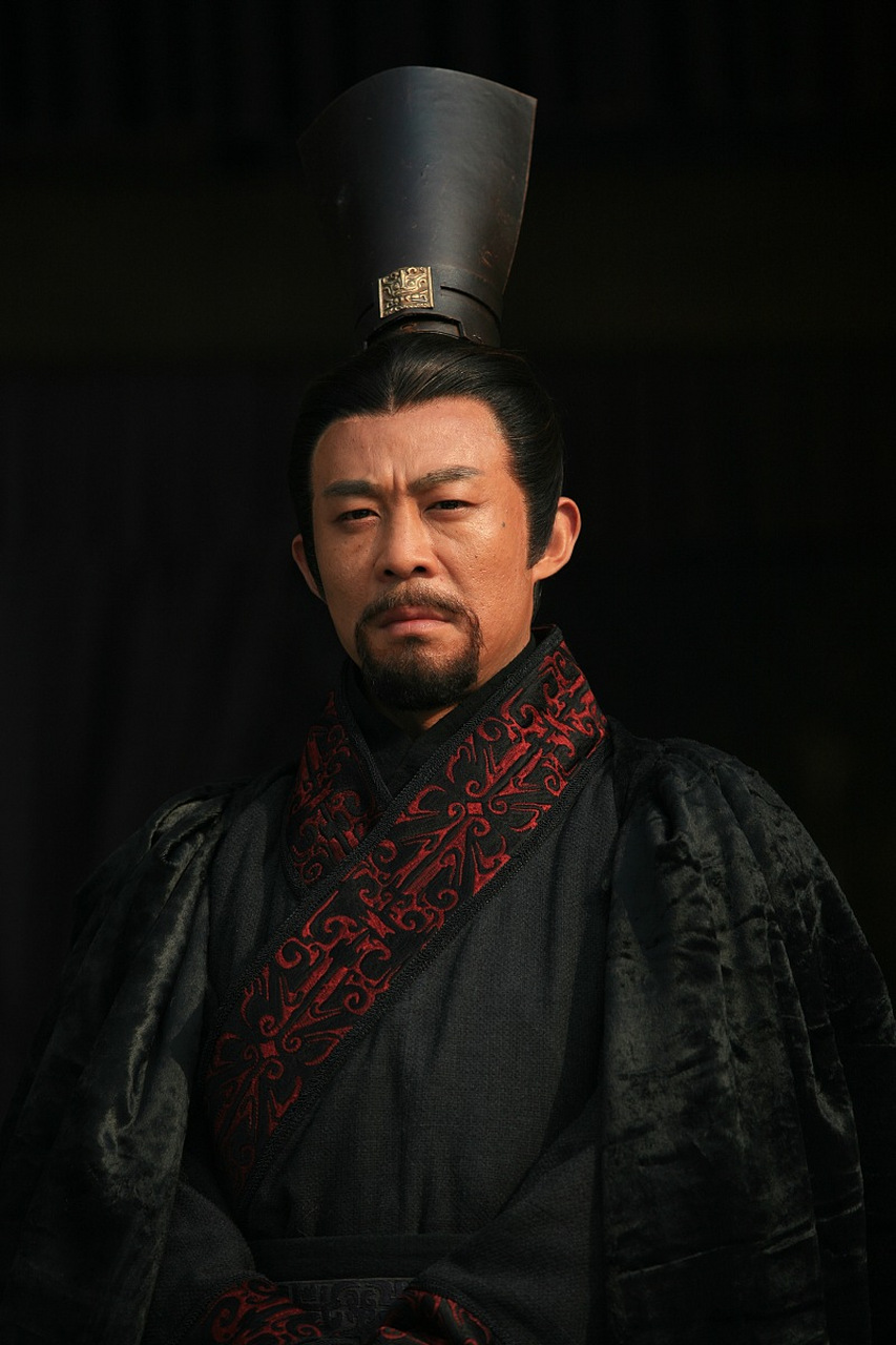 先取荆州再拿蜀地与曹操划江而治