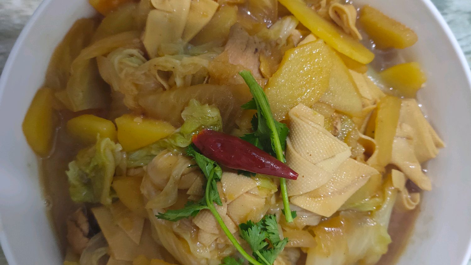 白菜炖土豆 家常做法 简单美味