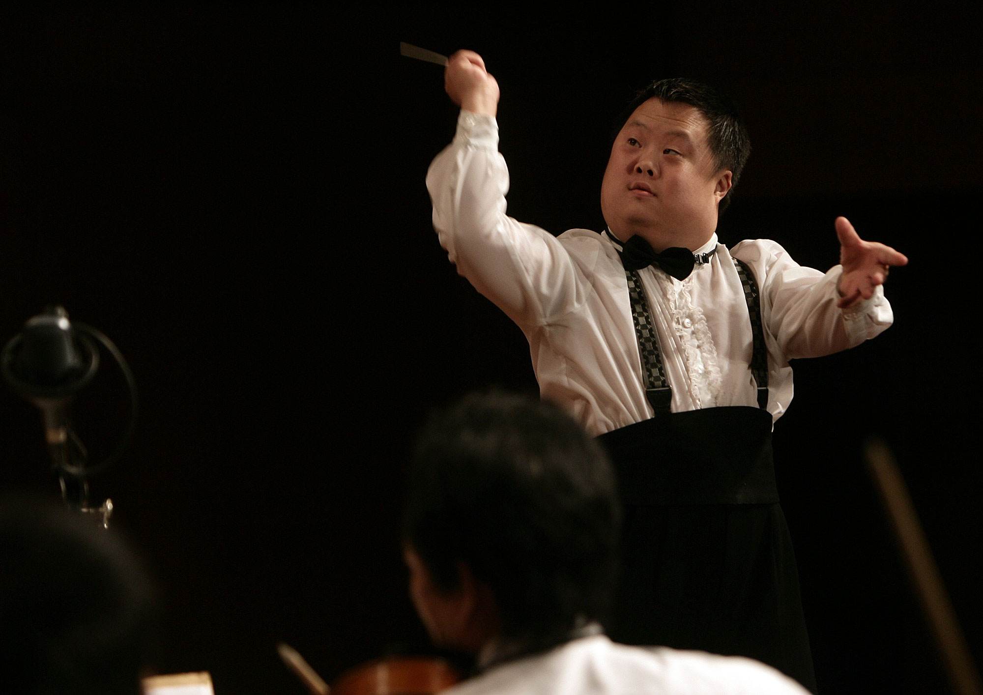 励志传奇|《舟舟的世界》——从先天愚型患者到天才指挥