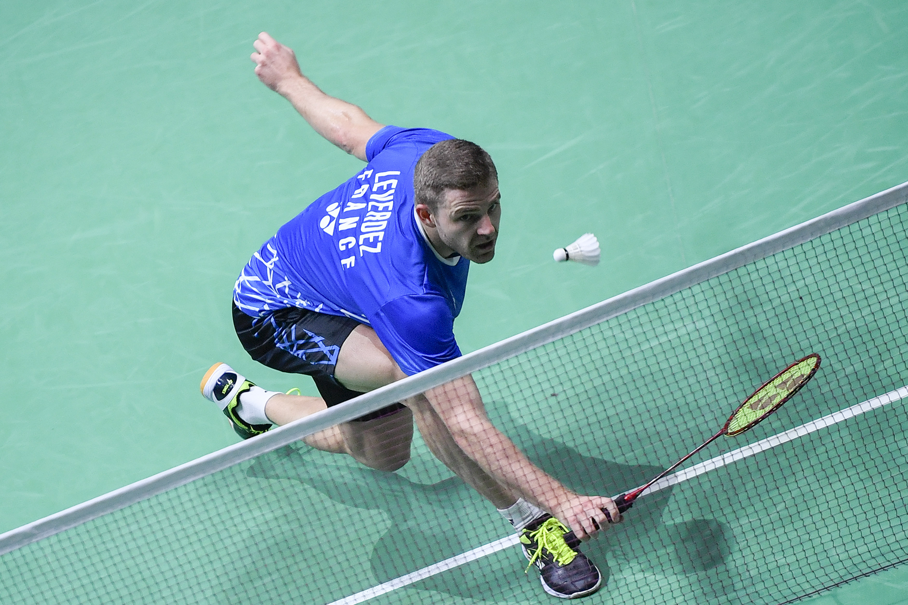 法国羽毛球公开赛:谌龙晋级十六强