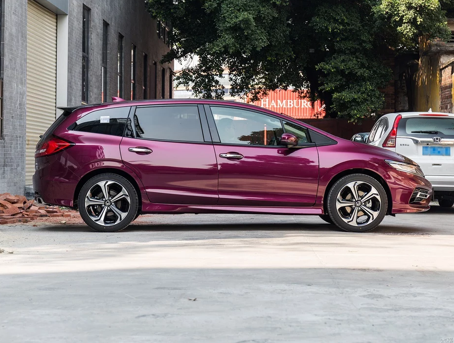 杰德210turbocvt豪华版,视觉效果非常出色,有着很强的冲击力